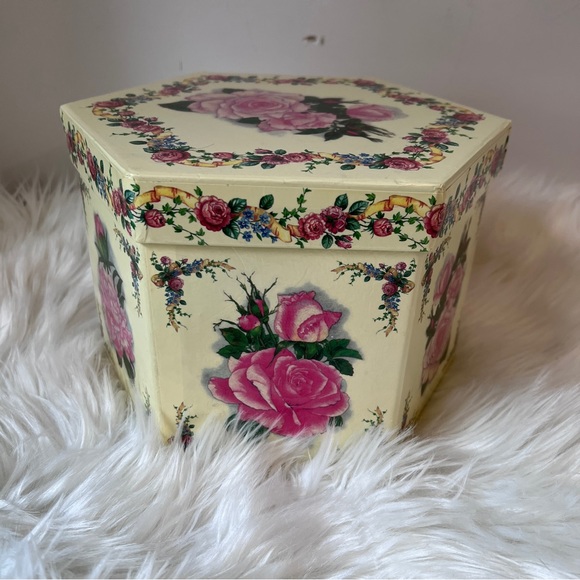 Vintage Box Floral Roses Hexagonal with Lid - Picture 1 of 8